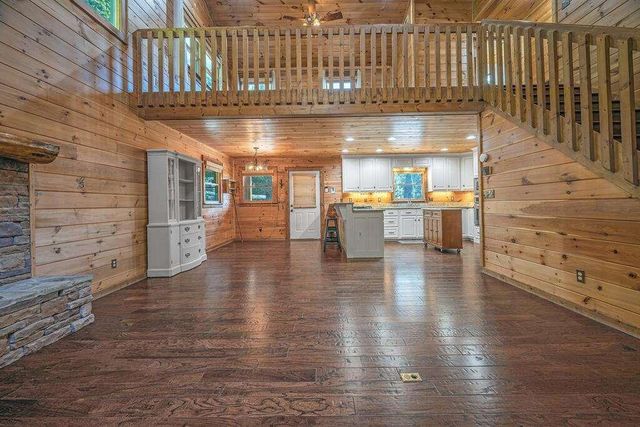 72 Gibbs Trail, Mineral Bluff, GA 30559