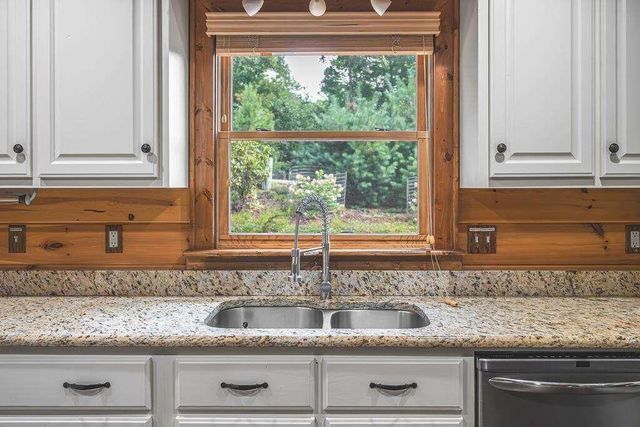 72 Gibbs Trail, Mineral Bluff, GA 30559