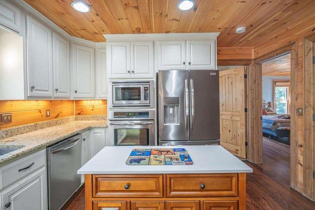 72 Gibbs Trail, Mineral Bluff, GA 30559