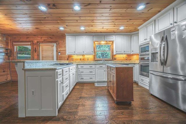 72 Gibbs Trail, Mineral Bluff, GA 30559
