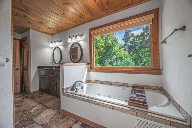 72 Gibbs Trail, Mineral Bluff, GA 30559