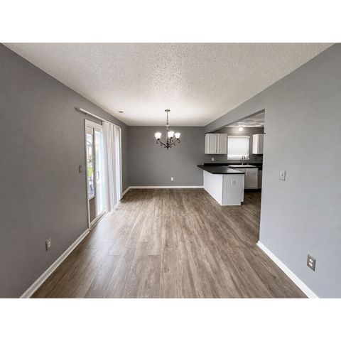 8123 Maple Stream Boulevard, Indianapolis, IN 46217