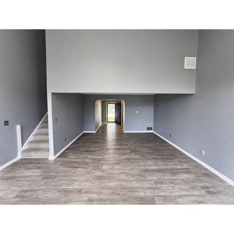 8123 Maple Stream Boulevard, Indianapolis, IN 46217