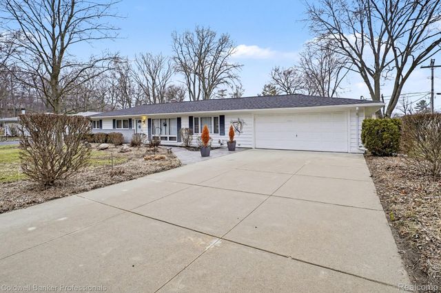 3330 Homestead Drive, Waterford Charter Township, MI 48329