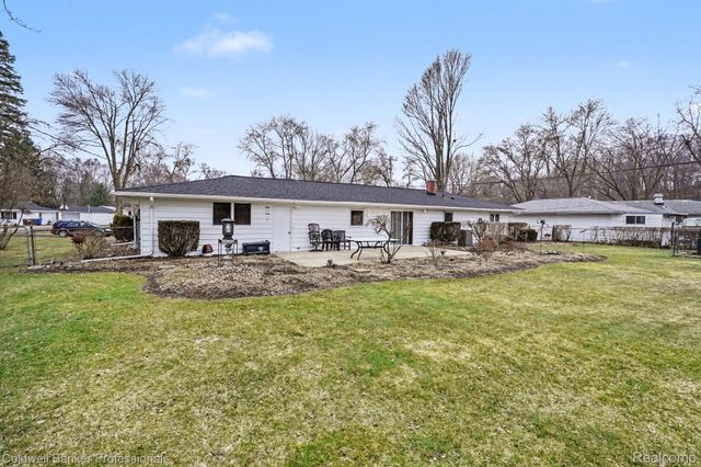 3330 Homestead Drive, Waterford Charter Township, MI 48329