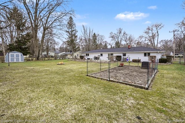 3330 Homestead Drive, Waterford Charter Township, MI 48329
