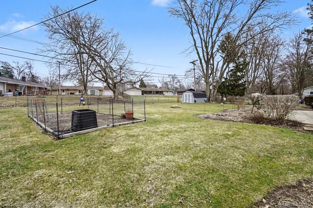 3330 Homestead Drive, Waterford Charter Township, MI 48329