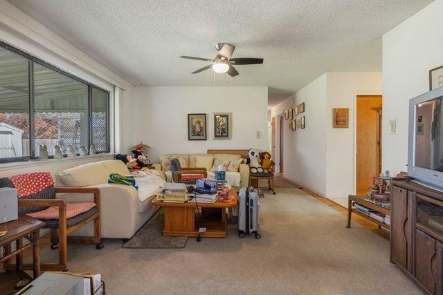 5343 Knox Dr, Linden, CA 95236