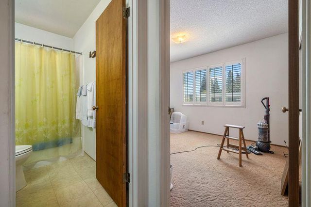 5343 Knox Dr, Linden, CA 95236