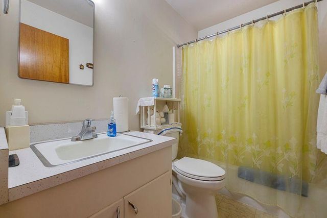 5343 Knox Dr, Linden, CA 95236