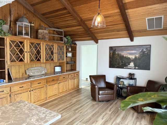 1881 Nw EXCELLO Dr, Roseburg, OR 97471