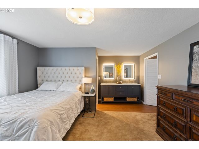 1881 Nw EXCELLO Dr, Roseburg, OR 97471