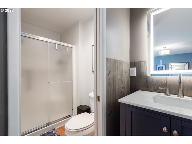 1881 Nw EXCELLO Dr, Roseburg, OR 97471