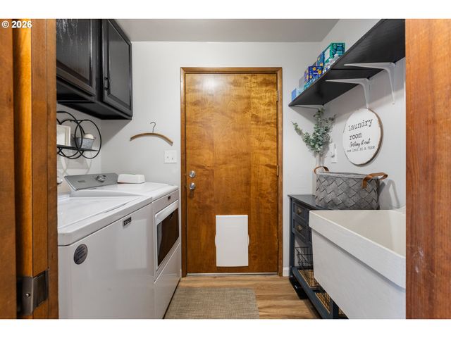 1881 Nw EXCELLO Dr, Roseburg, OR 97471