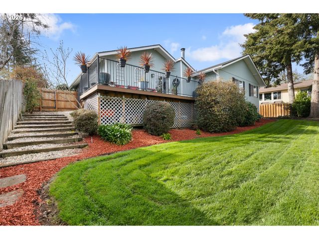 1881 Nw EXCELLO Dr, Roseburg, OR 97471