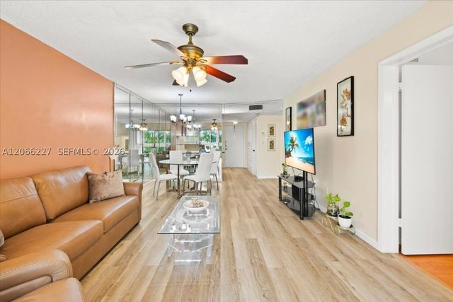 2911 N Pine Island Rd 311, Sunrise, FL 33322