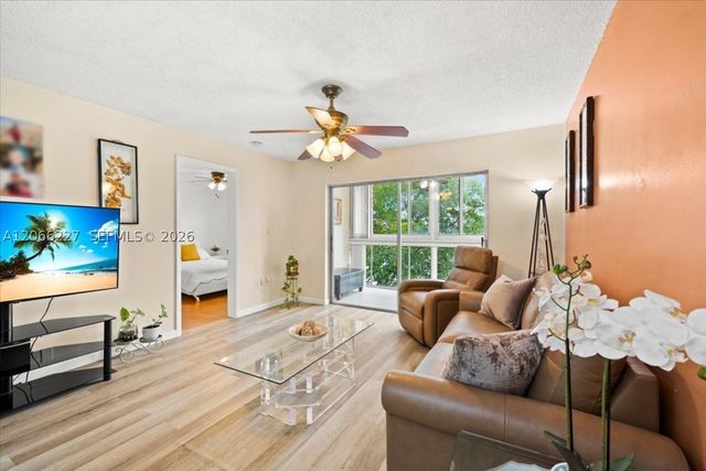 2911 N Pine Island Rd 311, Sunrise, FL 33322