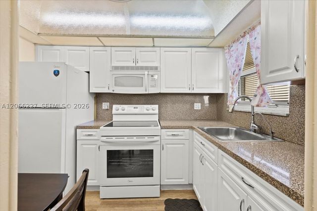 2911 N Pine Island Rd 311, Sunrise, FL 33322