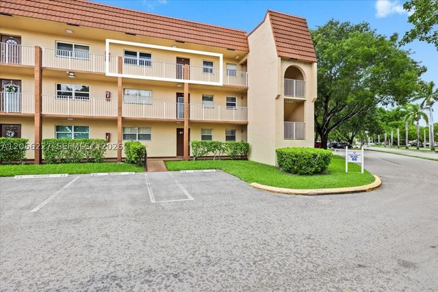 2911 N Pine Island Rd 311, Sunrise, FL 33322