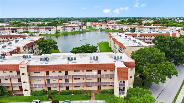 2911 N Pine Island Rd 311, Sunrise, FL 33322