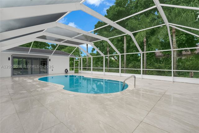 17640 SW 52nd Ct, Southwest Ranches, FL 33331