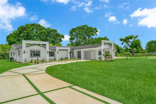 17640 SW 52nd Ct, Southwest Ranches, FL 33331