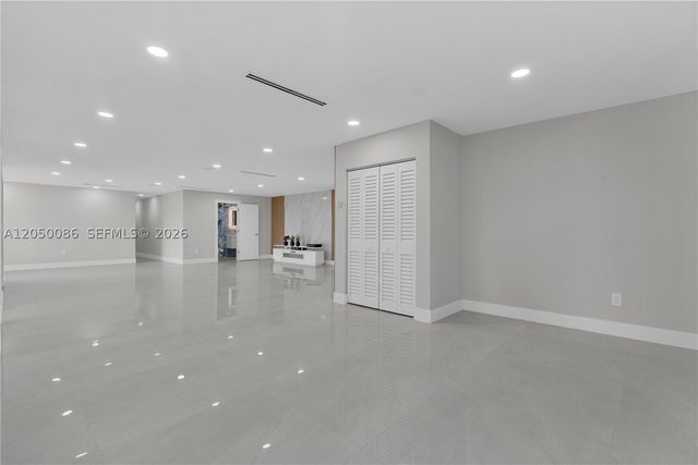 17640 SW 52nd Ct, Southwest Ranches, FL 33331