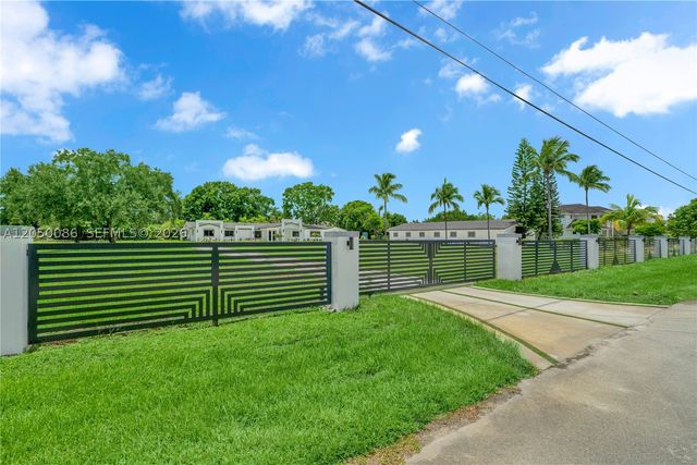 17640 SW 52nd Ct, Southwest Ranches, FL 33331