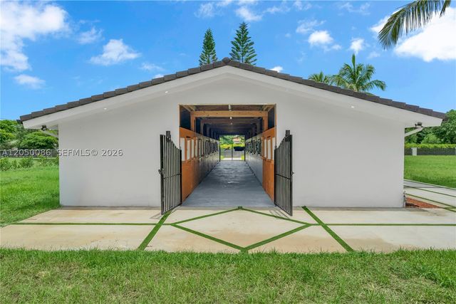 17640 SW 52nd Ct, Southwest Ranches, FL 33331