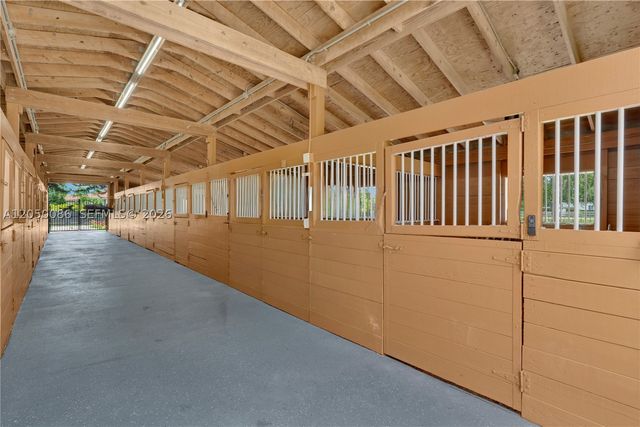 17640 SW 52nd Ct, Southwest Ranches, FL 33331