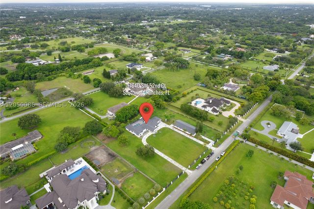 17640 SW 52nd Ct, Southwest Ranches, FL 33331