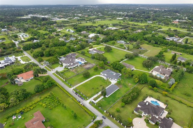 17640 SW 52nd Ct, Southwest Ranches, FL 33331