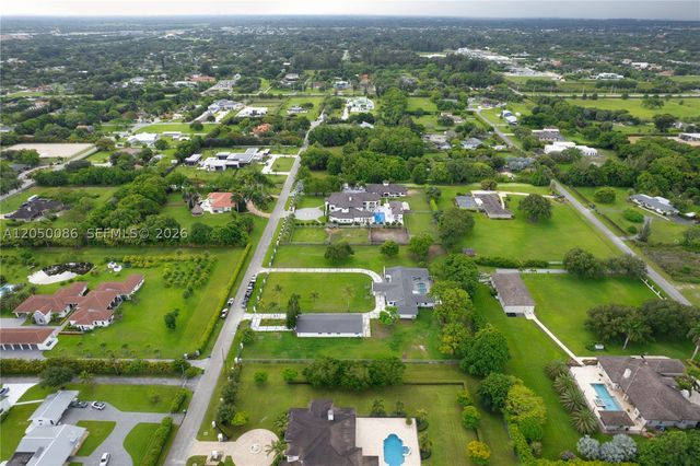17640 SW 52nd Ct, Southwest Ranches, FL 33331
