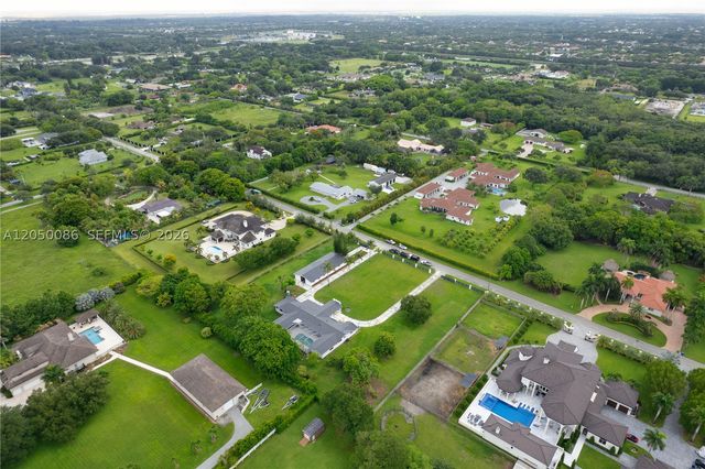 17640 SW 52nd Ct, Southwest Ranches, FL 33331