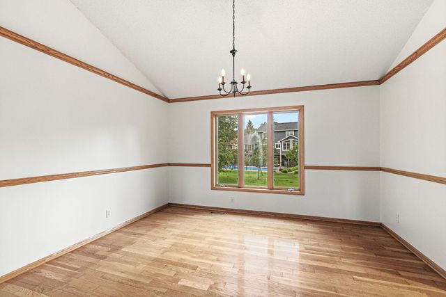 4441 Hillvale Avenue N, Oakdale, MN 55128