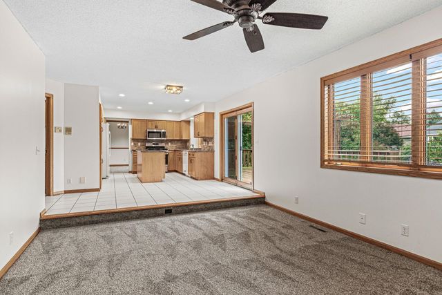 4441 Hillvale Avenue N, Oakdale, MN 55128