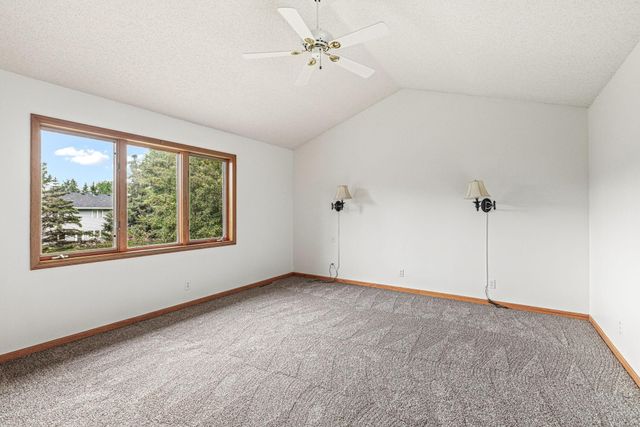 4441 Hillvale Avenue N, Oakdale, MN 55128