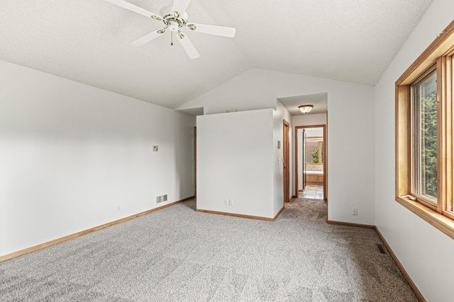 4441 Hillvale Avenue N, Oakdale, MN 55128