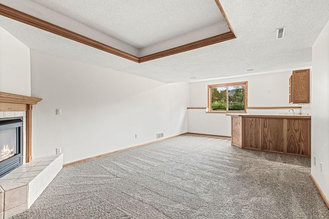 4441 Hillvale Avenue N, Oakdale, MN 55128