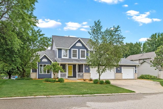 4441 Hillvale Avenue N, Oakdale, MN 55128