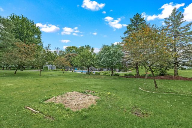 4441 Hillvale Avenue N, Oakdale, MN 55128
