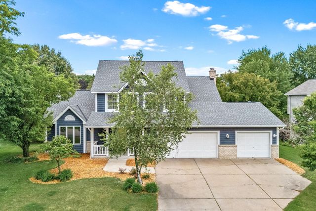 4441 Hillvale Avenue N, Oakdale, MN 55128