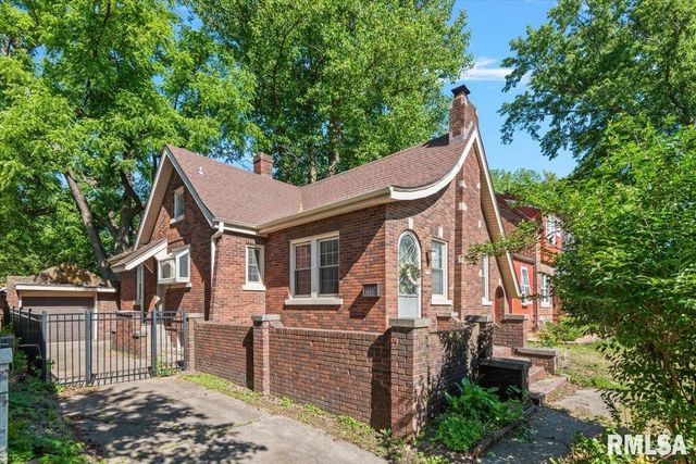 1907 S 5TH Street, Springfield, IL 62703
