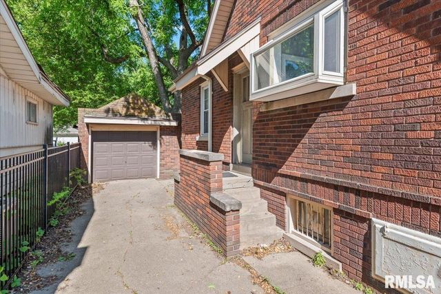 1907 S 5TH Street, Springfield, IL 62703