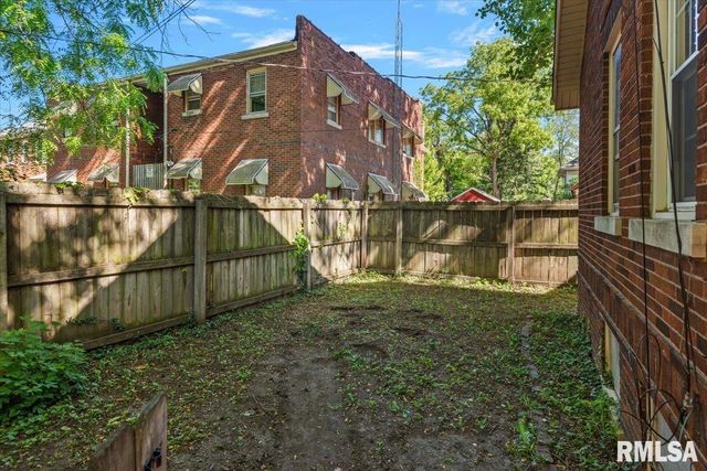 1907 S 5TH Street, Springfield, IL 62703