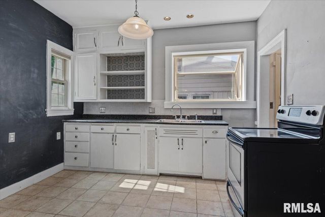 1907 S 5TH Street, Springfield, IL 62703