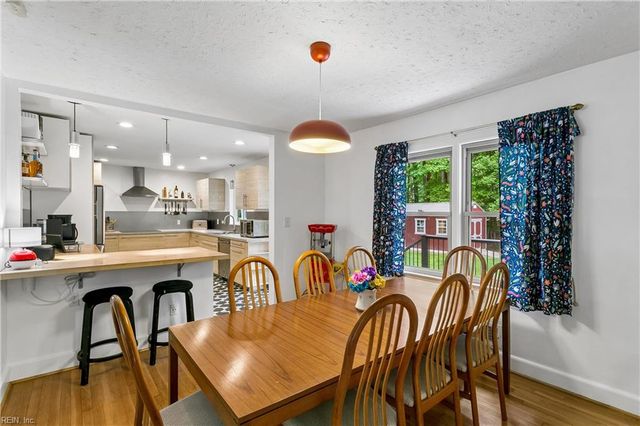 319 Mistletoe DR, Newport News, VA 23606