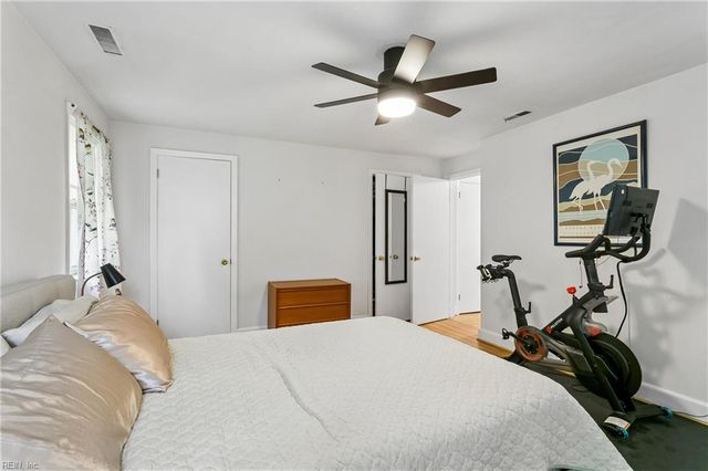 319 Mistletoe DR, Newport News, VA 23606