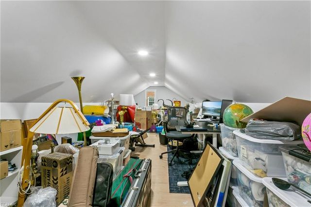 319 Mistletoe DR, Newport News, VA 23606