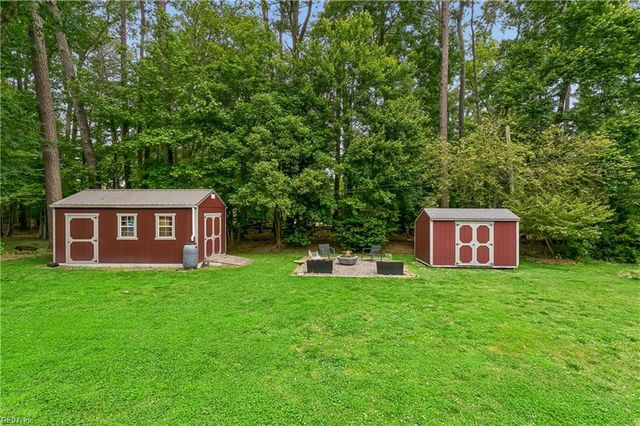 319 Mistletoe DR, Newport News, VA 23606